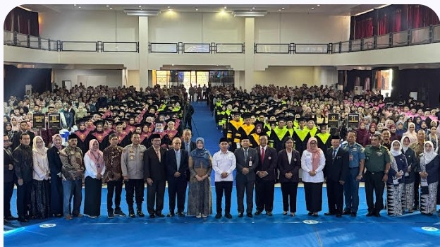 Bupati Albarra Hadiri Wisuda ke-XXVIII Universitas Bina Sehat PPNI Mojokerto: Lulusan Diminta Terus Berkembang dan Berkontribusi bagi Masyarakat