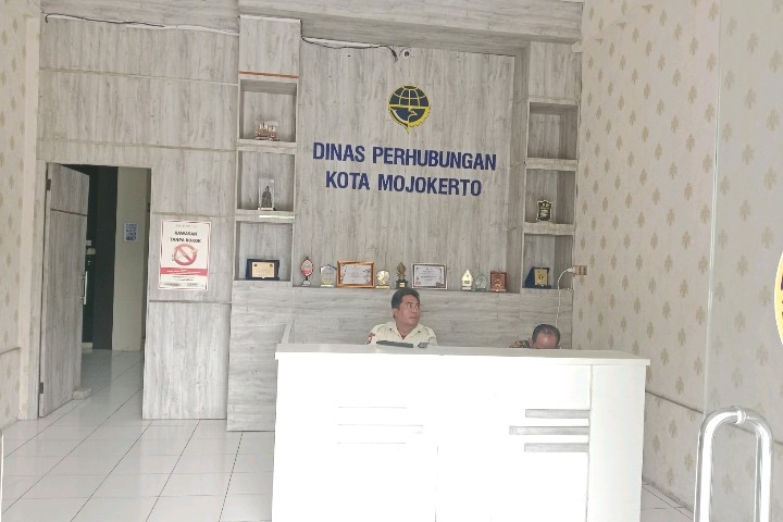 Musim Hujan, Jukir Keluhkan Tingginya Setoran Retribusi Dishub Kota Mojokerto
