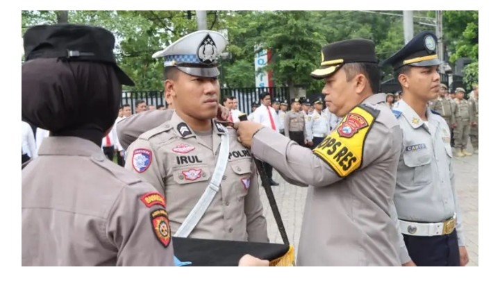 Tekankan Pentingnya Kepatuhan Berlalu Lintas, Kapolres Nganjuk Gelar Pasukan Operasi Zebra Semeru 2025