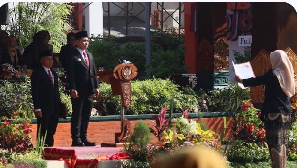 Pemkab Mojokerto Gelar Upacara Peringatan Hari Ibu dan Hari Bela Negara