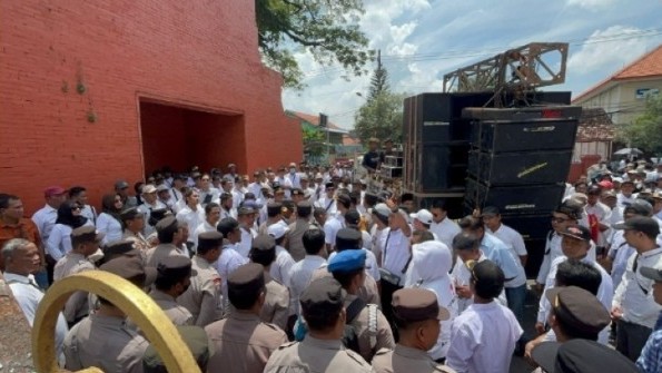 ADD Dipangkas, Ratusan Kades Gerudug Pemkab